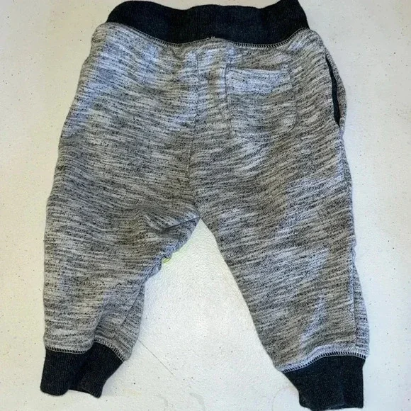 Set of 4 pairs of 12-month Sweatpants - Picture 5 of 12